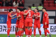 亿万28下载-4-0！海港7连杀三镇 近4轮中超首胜升第10 刘祝润传射 维塔尔2助
